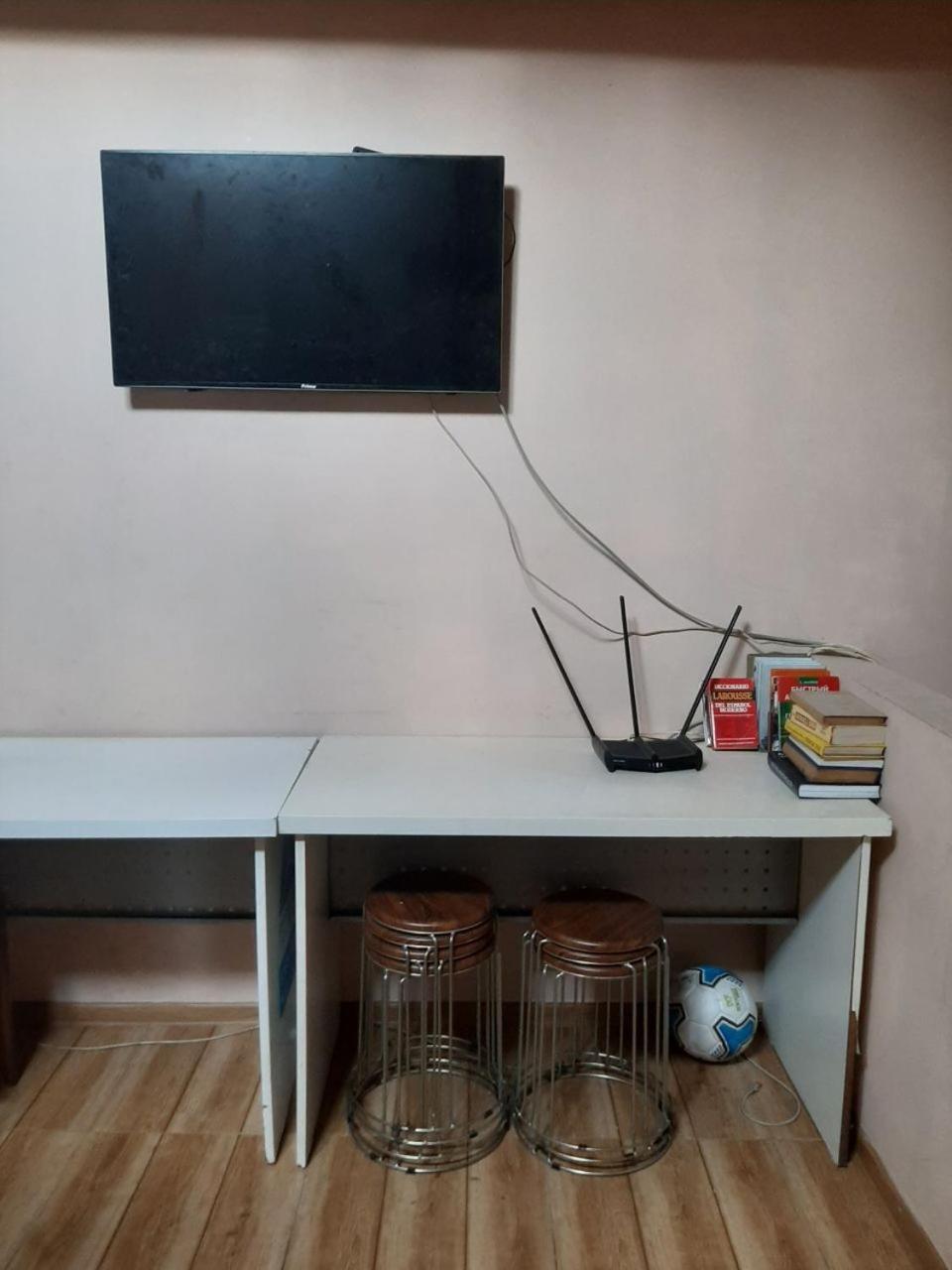 Everyday Cat Hostel Μπατούμι Εξωτερικό φωτογραφία