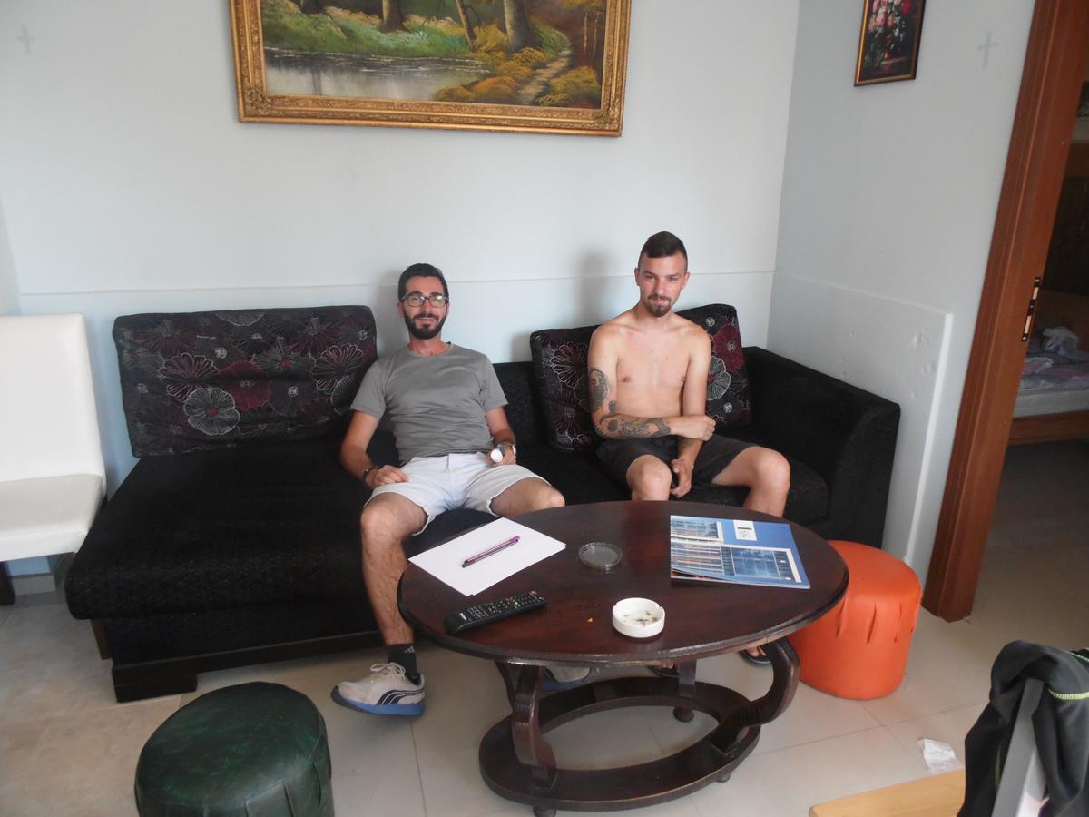 Everyday Cat Hostel Μπατούμι Εξωτερικό φωτογραφία